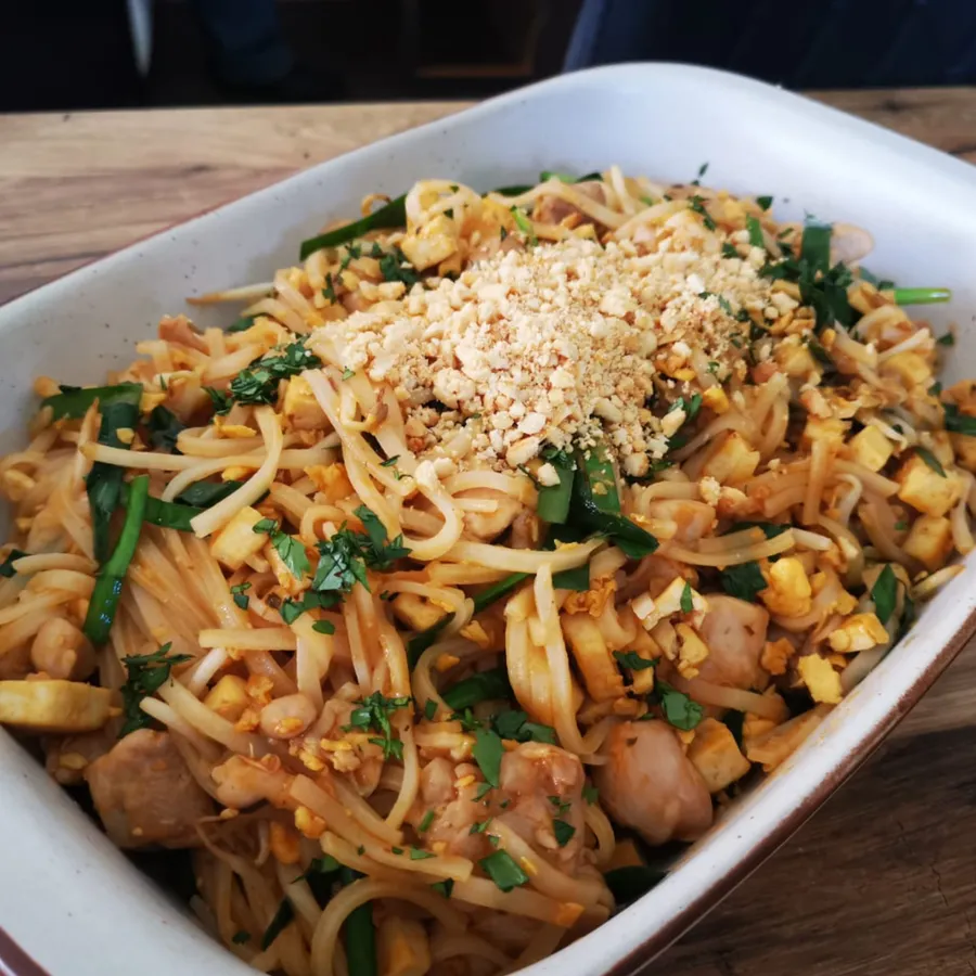 Pad Thaï, nouilles de riz — spécialité traiteur asiatique de La Cuisine de Carmen