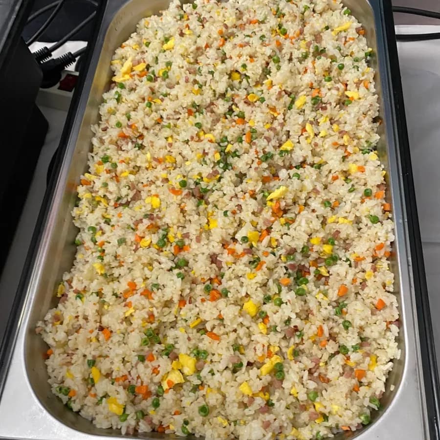 Riz cantonais — spécialité traiteur asiatique de La Cuisine de Carmen